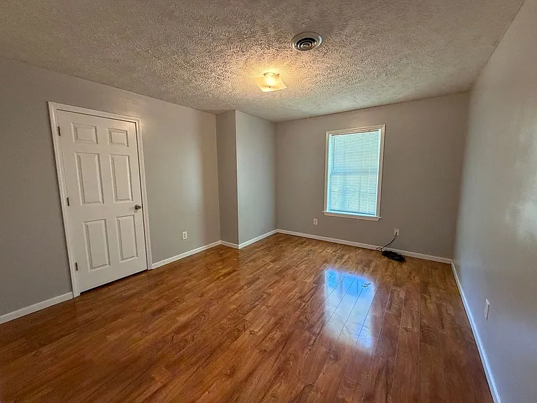 14615 Hobby Dr — Photo 11