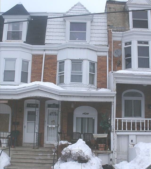 2nd image of 1311 Walnut St