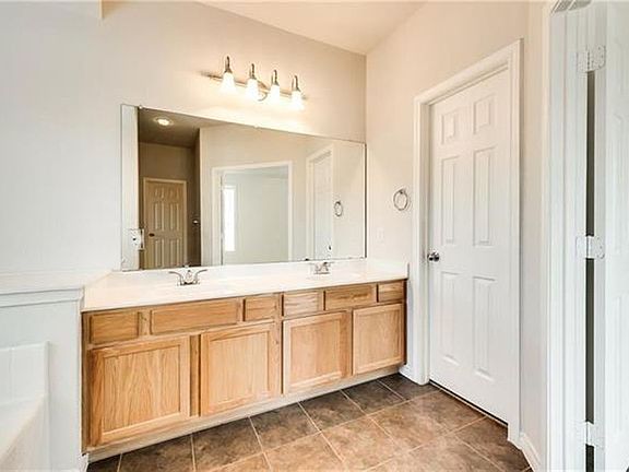 3rd image of 5601 Millers Creek Dr