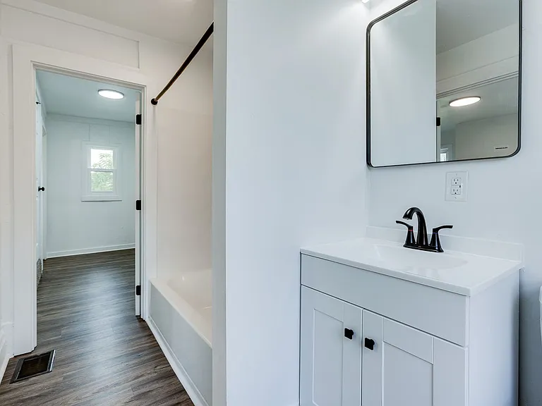 623 Lillian St — Photo 28