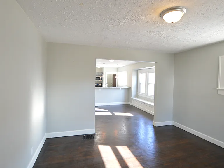 567 N Beville Ave — Photo 12