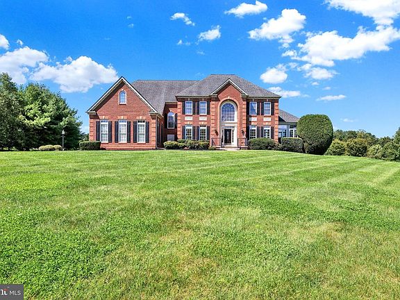 3rd image of 152 Parsons Ln