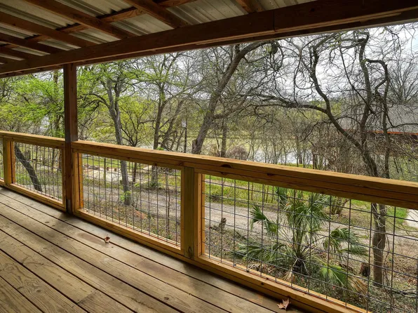 243 Riverwood Dr, Bastrop, TX 78602