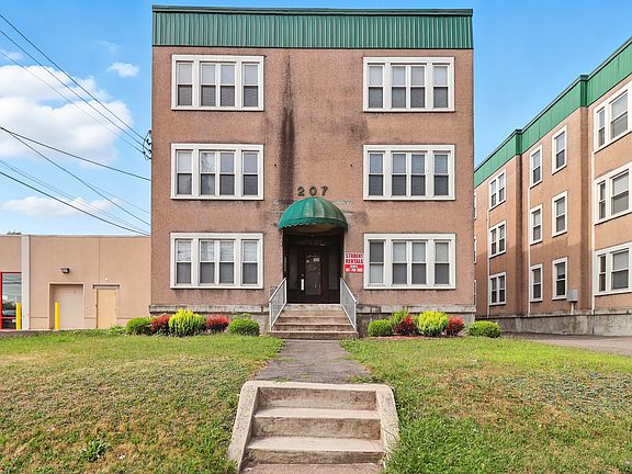 2nd image of 209 Main St #4