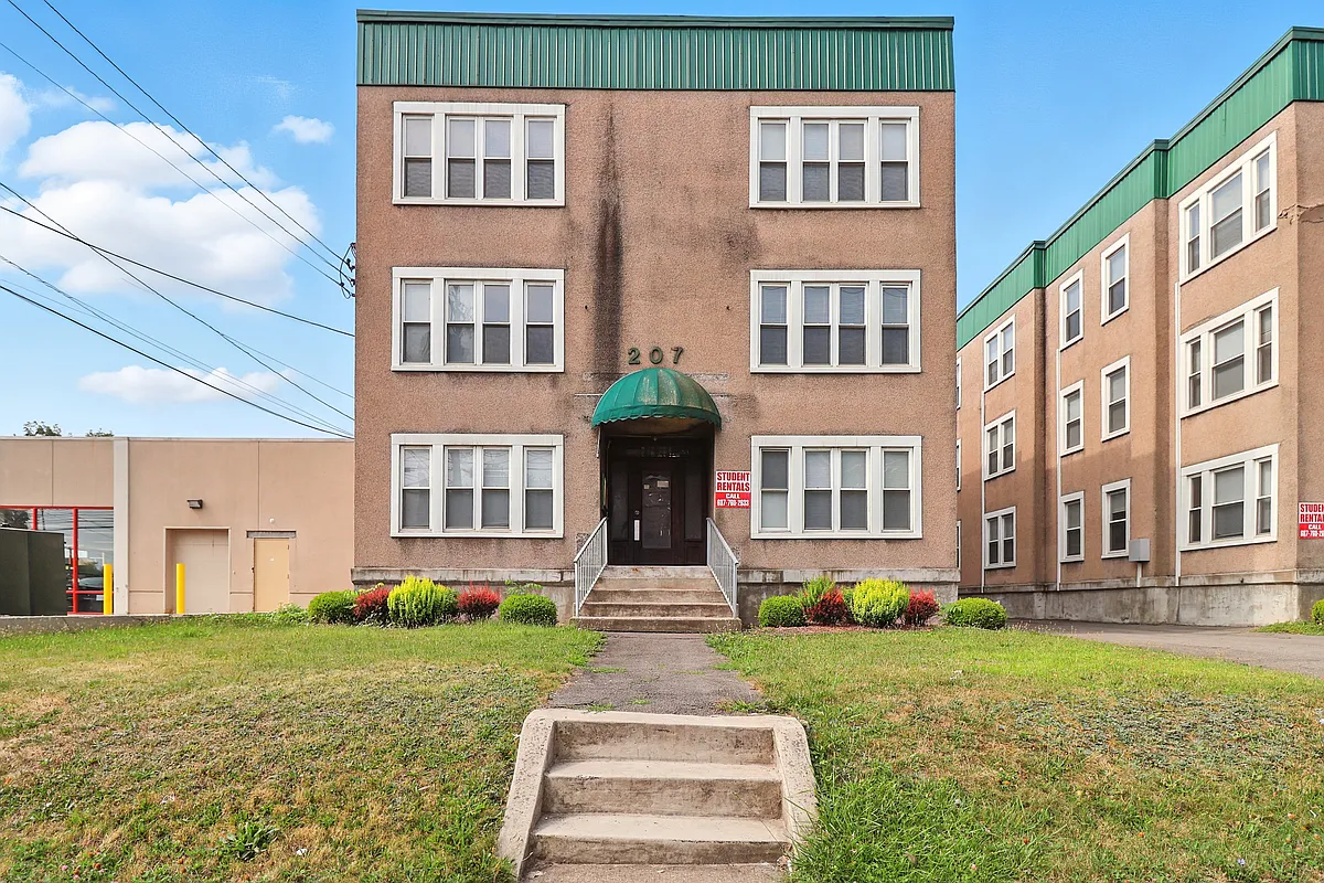 Building Photo - 209 Main St #4