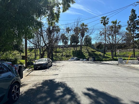 4th image of 710 S 8th St