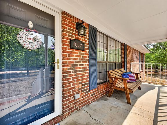 5th image of 1017 Blackbird Rd