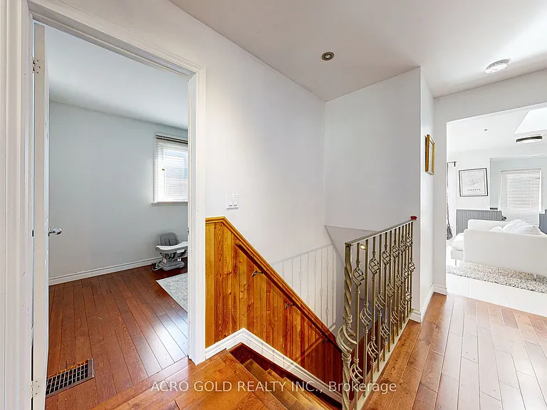 125 Leighland Ave — Photo 28