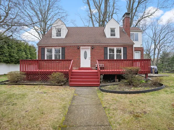 109 Ochsner Place, Trumbull, CT 06611