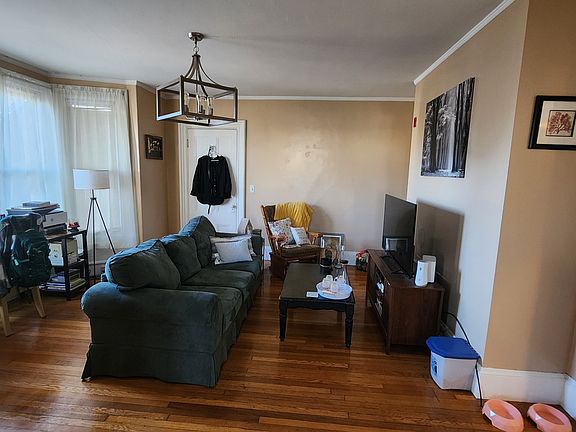 2nd image of 161 Grandview Ave #1