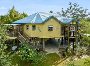 201 Hoffman Ln, Waveland, MS 39576