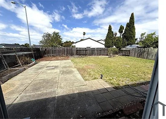 816 Jack London Dr — Photo 2