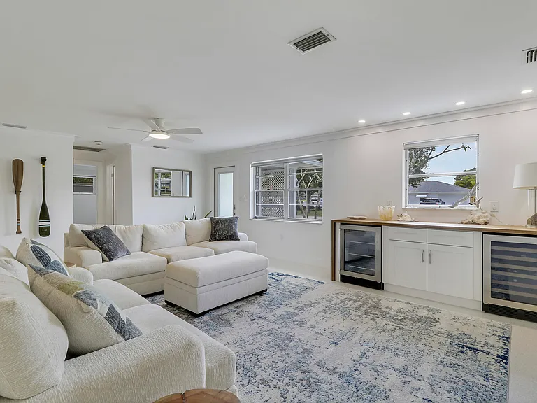 1518 Summer Ave — Photo 4