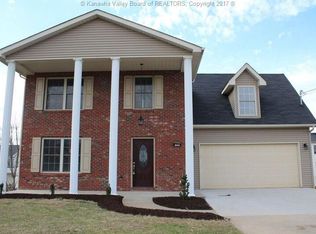 3045 Victorian Pl, Hurricane, WV 25526