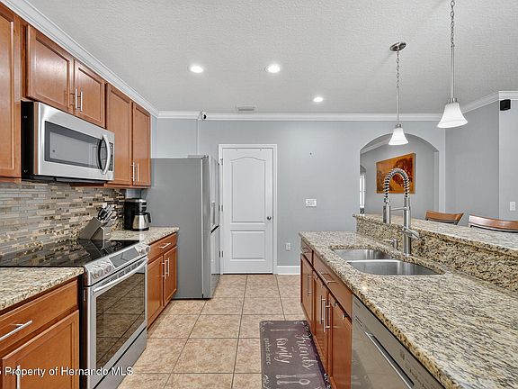 4th image of 14047 Finsbury Dr