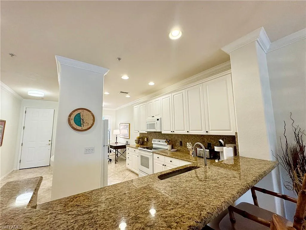 2 bed, 2.0 bath, 1394 sqft, $7,000 — Photo 4