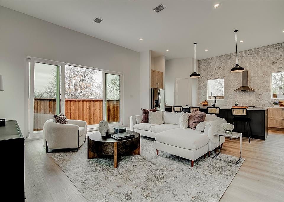 1st image of 309-311 N Denver