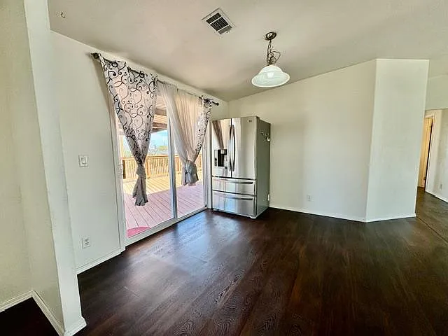 2401 W Covey Ln — Photo 5