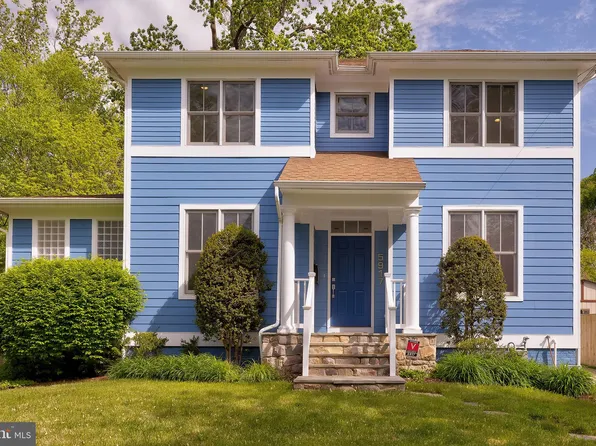 5917 Wilmett Rd, Bethesda, MD 20817