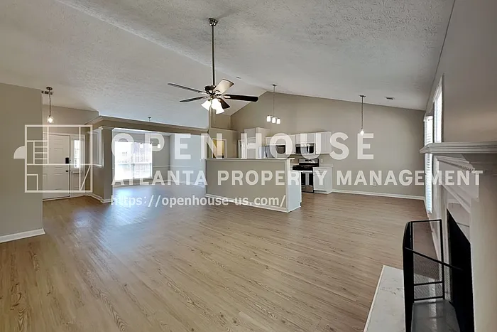 3 bed, 2.0 bath, 1789 sqft, $2,195 — Photo 4
