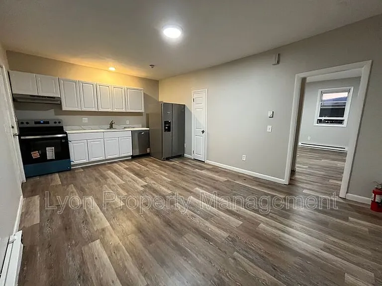 14 Smith St #5 — Photo 1
