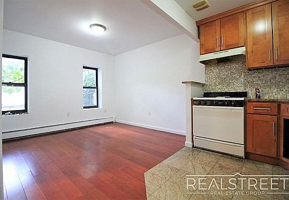 2nd image of 337 Tompkins Ave #B