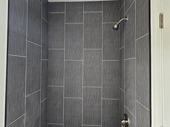 3rd image of 526 Main St APT 2