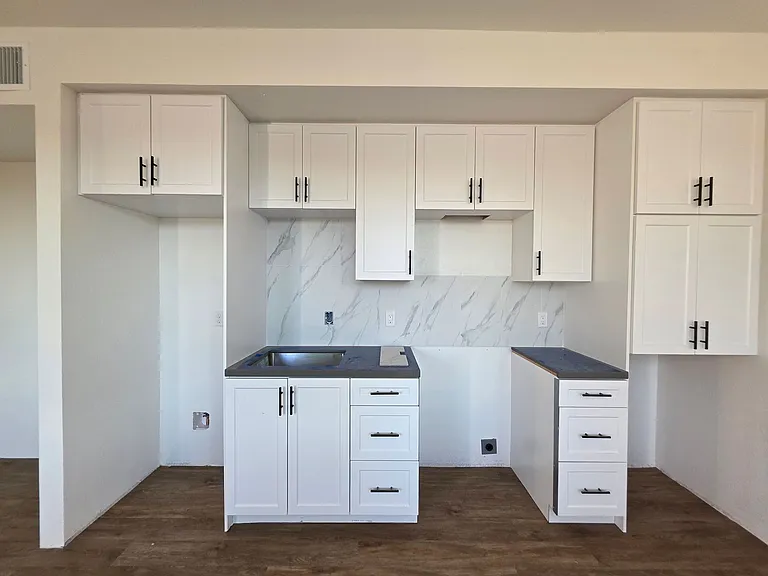 Platform 25 — Photo 91