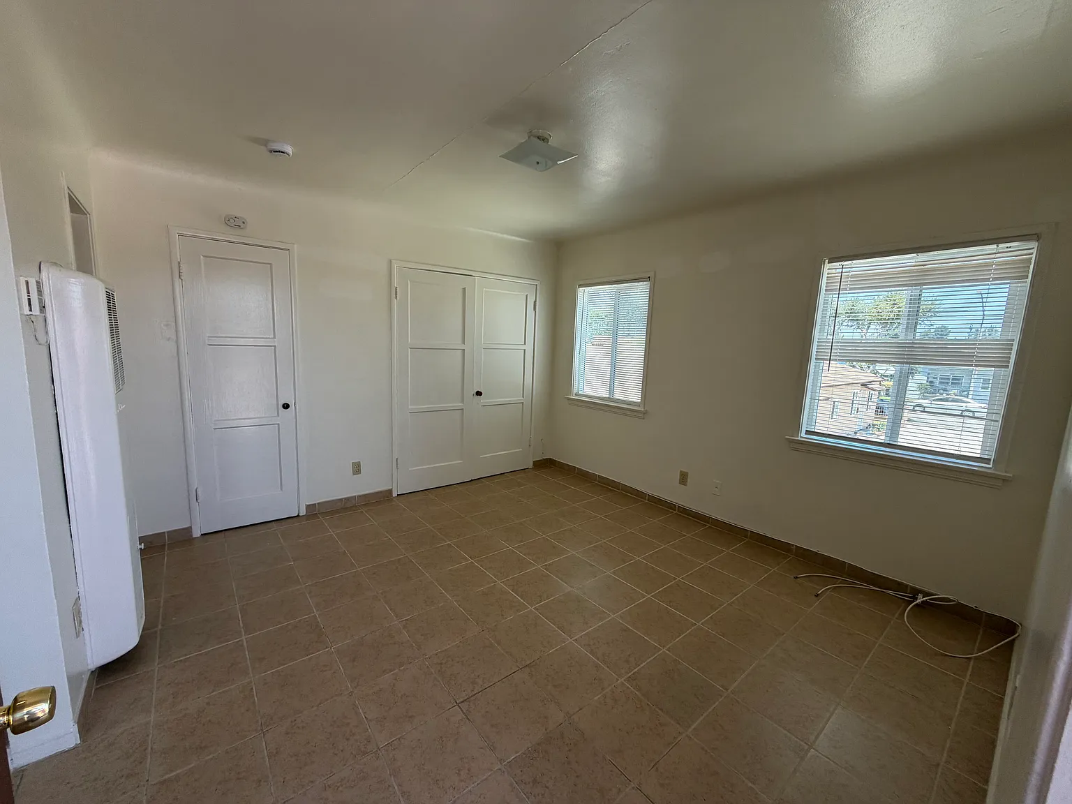 Studio, 350 sqft, $1,500 — Photo 4
