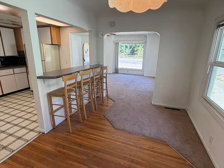 330 E Grant St — Photo 15