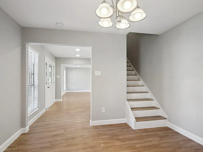 1127 Cascade Creek Dr — Photo 14