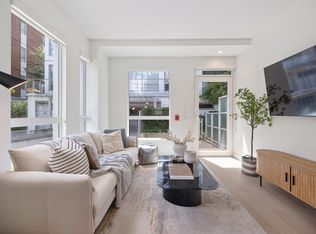 477 King Edward Ave W, Vancouver, BC V5Y2H6