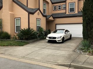 2327 Roburta Ln, Santa Rosa, CA 95403