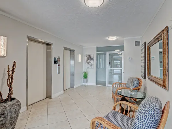 801 Lake Shore Drive #206, Lake Park, FL 33403