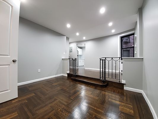 3rd image of 55 E 196th St APT 3A