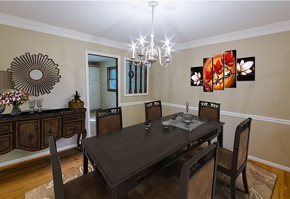 2nd image of 240 Shadow Hill Ln