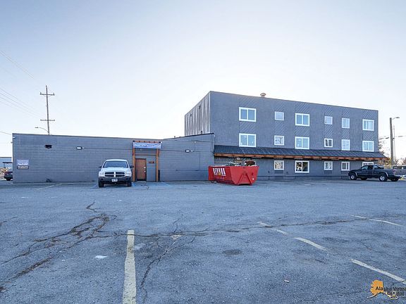 2nd image of 618 Gambell St #14