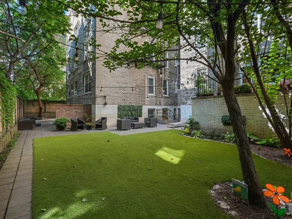 310 West 55th Street image 17 of 18