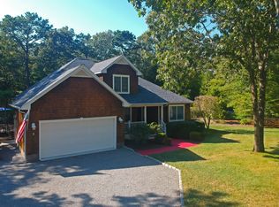 8 Amys Path, East Quogue, NY 11942