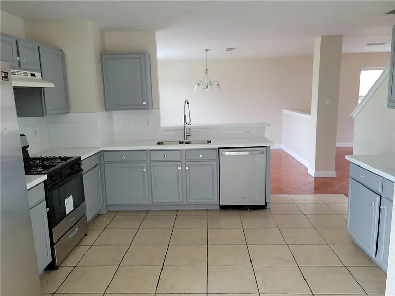 7915 Summerfern Ct — Photo 8