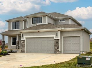 1989 Longview Dr, Liberty, MO 64068