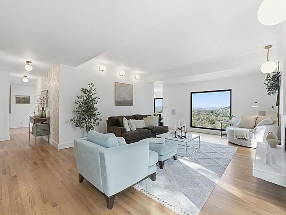 4th image of 194 Maestro Road