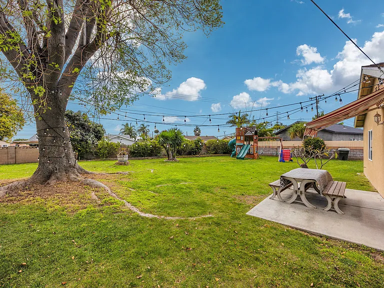 9302 Tina Way — Photo 19
