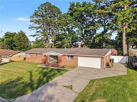 2nd image of 5820 Chippewa Trl