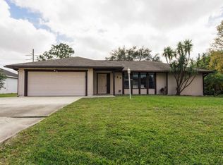 688 SE Chapman Ave, Port Saint Lucie, FL 34984