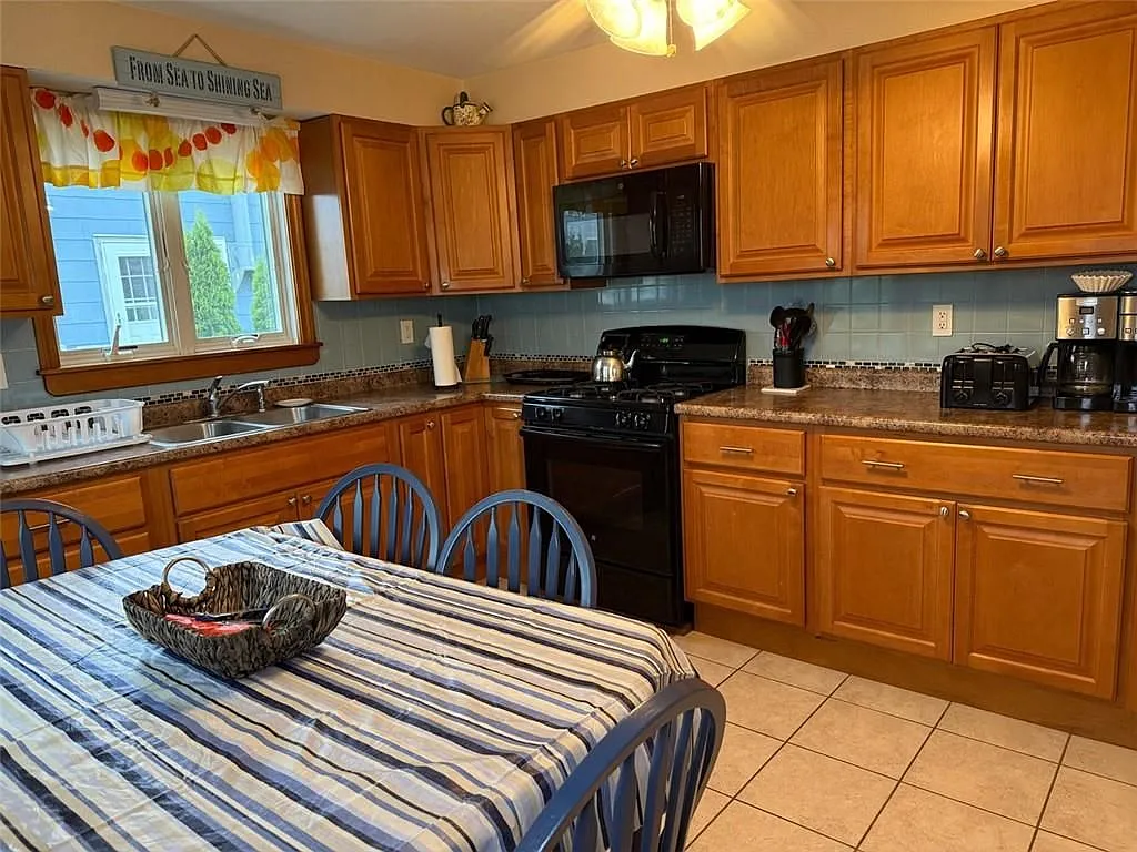 2 bed, 1.0 bath, 850 sqft, $1,650 — Photo 3