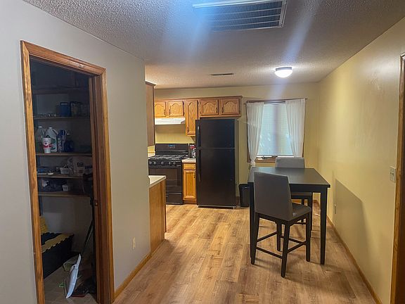 4th image of 613 N Church St #A