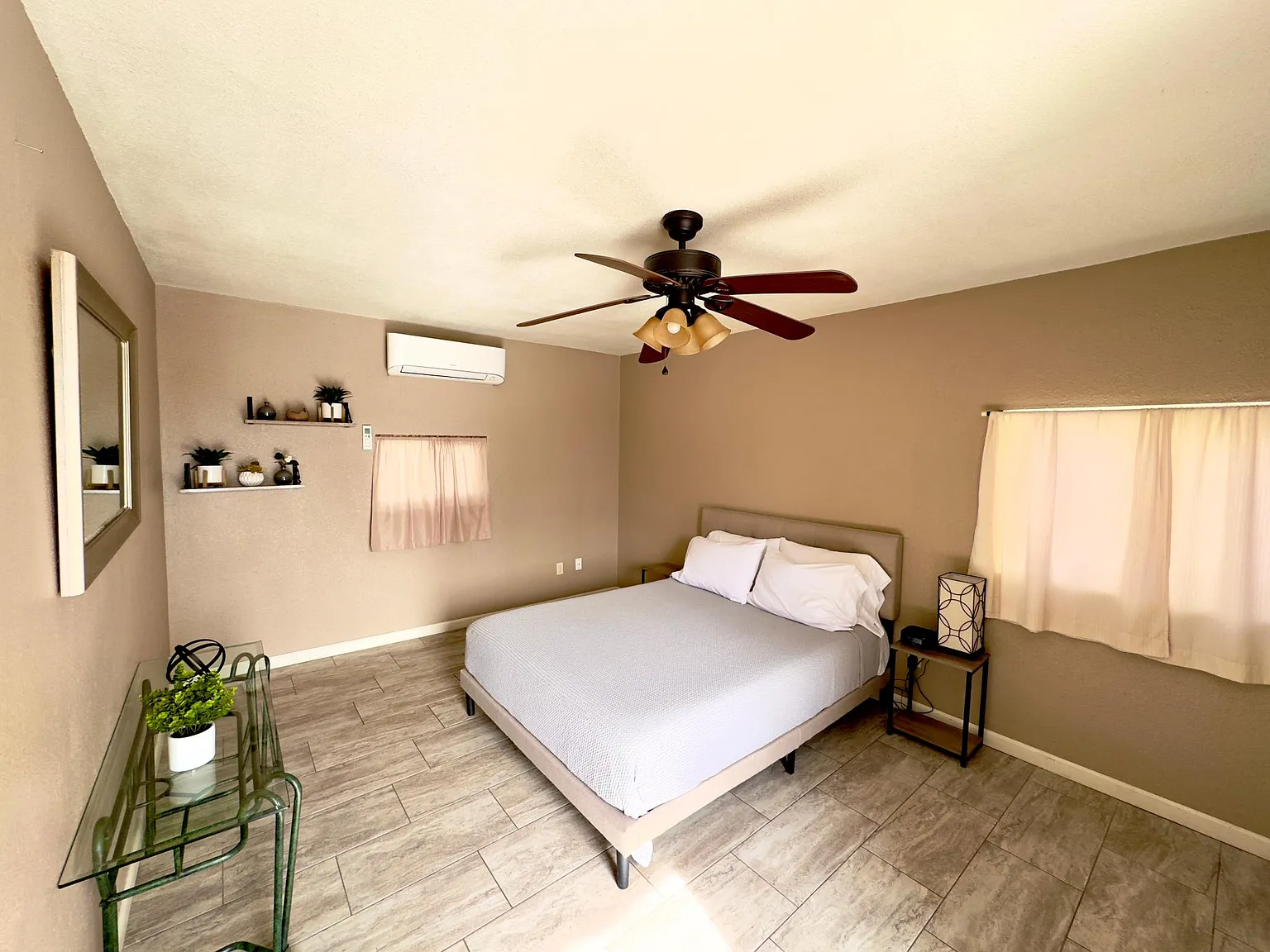 2 bed, 1000 sqft, $1,650 — Photo 2
