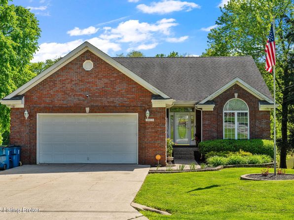 2022 Crystal Dr, La Grange, KY 40031