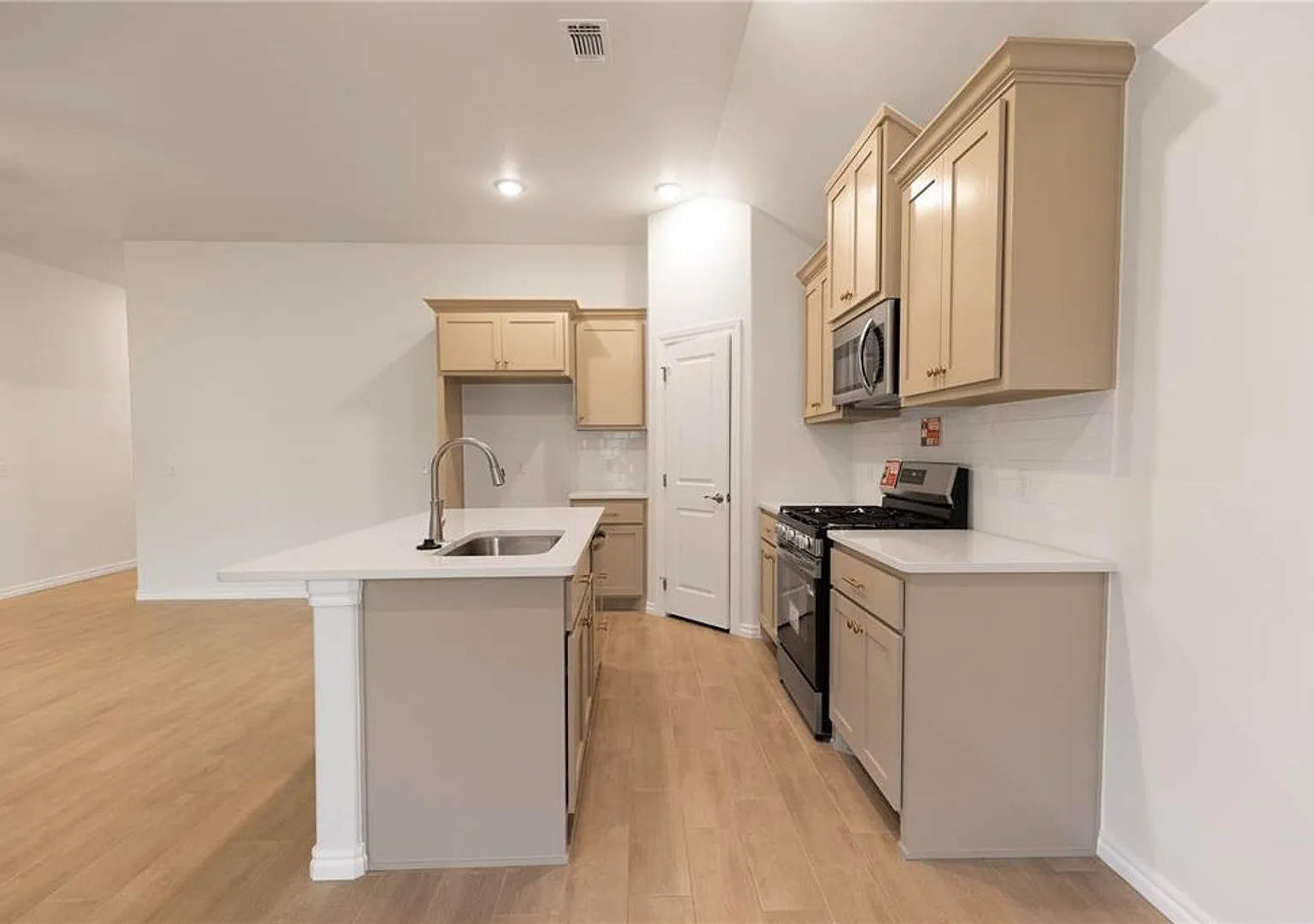Brand New 4 Bedroom 2 Bath Home in Yukon Schools — Photo 2